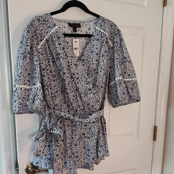 Lane Bryant Blue and White Floral Top 24P - Picture 1 of 6